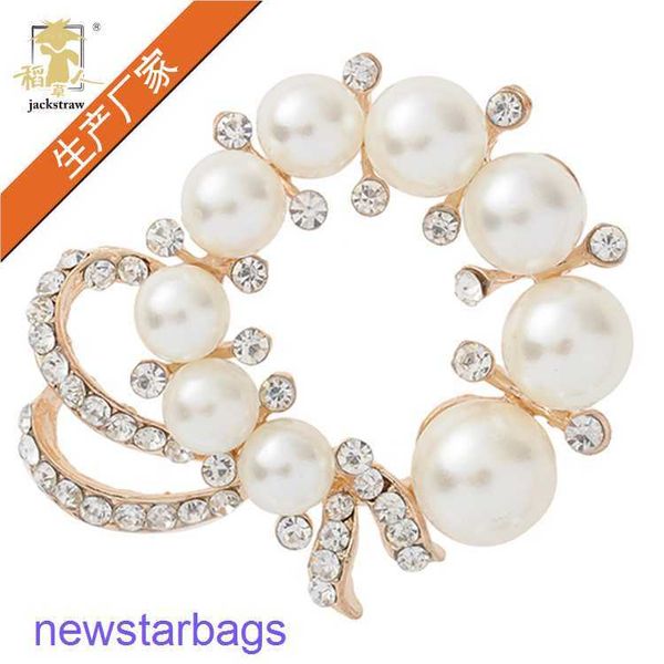 manufacturer gift wholesale scarecrow corsage silk scarf button dual-purpose pearl diamond brooch needle corner professional multi-purpose, Gray
manufacturer gift wholesale scarecrow corsage silk scarf button dual-purpose pearl diamond brooch needle corner professional multi-purpose, Gray