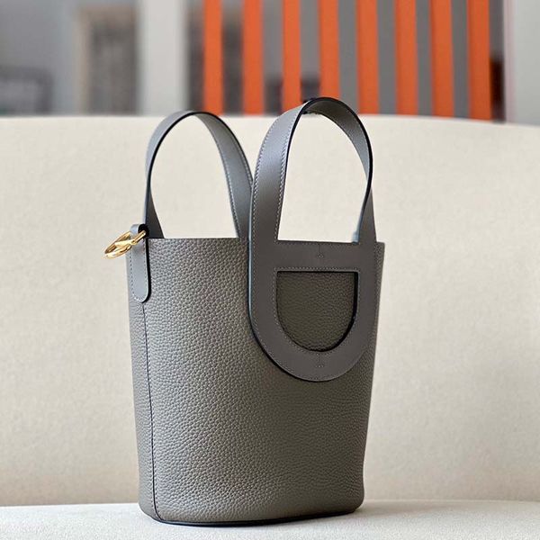 fashion bags designer bags classic ladies lock shoulder bag original qaulity shoulder bags fashion handbags purses classic chain messenger l
fashion bags designer bags classic ladies lock shoulder bag original qaulity shoulder bags fashion handbags purses classic chain messenger l
