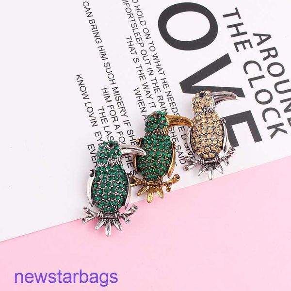 manufacturer gift wholesale new fashion color brooch inlaid with rhinestone personalized versatile woodpecker animal ornament, Gray
manufacturer gift wholesale new fashion color brooch inlaid with rhinestone personalized versatile woodpecker animal ornament, Gray