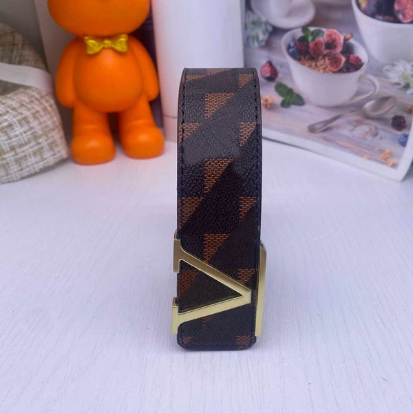 men and women designer belts classic brand belts fashion vintage alphabet smooth buckle leather belt high-quality gift box, Black;brown
men and women designer belts classic brand belts fashion vintage alphabet smooth buckle leather belt high-quality gift box, Black;brown