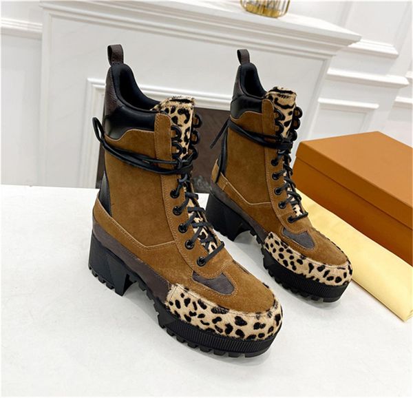 2023 designer paris laureate platform desert boots suede calf leather and patent canvas back loop treaded rubber outsole martin winter sneak, Black
2023 designer paris laureate platform desert boots suede calf leather and patent canvas back loop treaded rubber outsole martin winter sneak, Black
