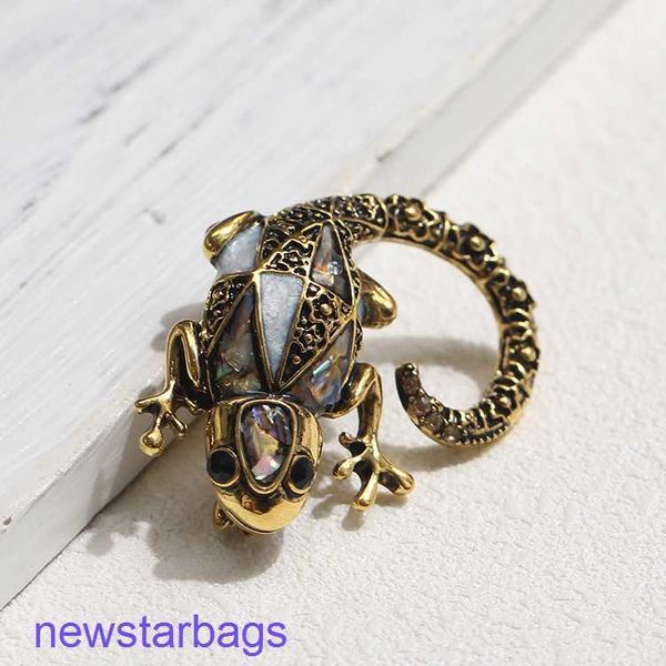 manufacturer gift wholesale sun cloud individualized oil dropping multicolor lizard brooch versatile male and female ornament, Gray
manufacturer gift wholesale sun cloud individualized oil dropping multicolor lizard brooch versatile male and female ornament, Gray