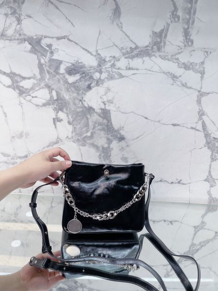 retro shoulder bag premium leather winter fashion tote bag designer women shopping bag handbag crossbody bag chain black large capacity vint
retro shoulder bag premium leather winter fashion tote bag designer women shopping bag handbag crossbody bag chain black large capacity vint