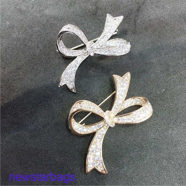 manufacturer gift wholesale fashion jewelry mini bow anti light brooch simple and fresh new versatile diamond brooch, Gray
manufacturer gift wholesale fashion jewelry mini bow anti light brooch simple and fresh new versatile diamond brooch, Gray