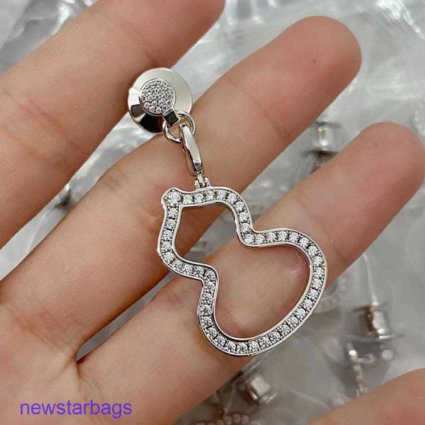 manufacturer gift wholesale new full bore hollowed out gourd brooch for female v gold electroplated mijin guochao style, Gray
manufacturer gift wholesale new full bore hollowed out gourd brooch for female v gold electroplated mijin guochao style, Gray