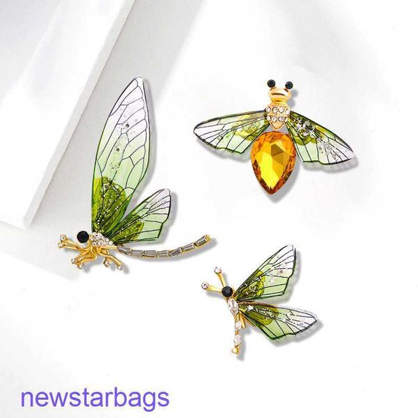 manufacturer gift wholesale insect oil dripping dragonfly brooch high grade diamond bee brooch crystal, Gray
manufacturer gift wholesale insect oil dripping dragonfly brooch high grade diamond bee brooch crystal, Gray