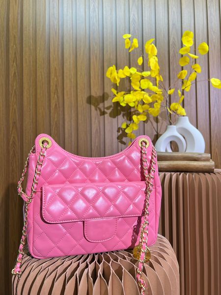 5a designer custom luxury brand bag handbags genuine leather oil wax leather gold coin rhombic chain women's bag one shoulder diagonal
5a designer custom luxury brand bag handbags genuine leather oil wax leather gold coin rhombic chain women's bag one shoulder diagonal