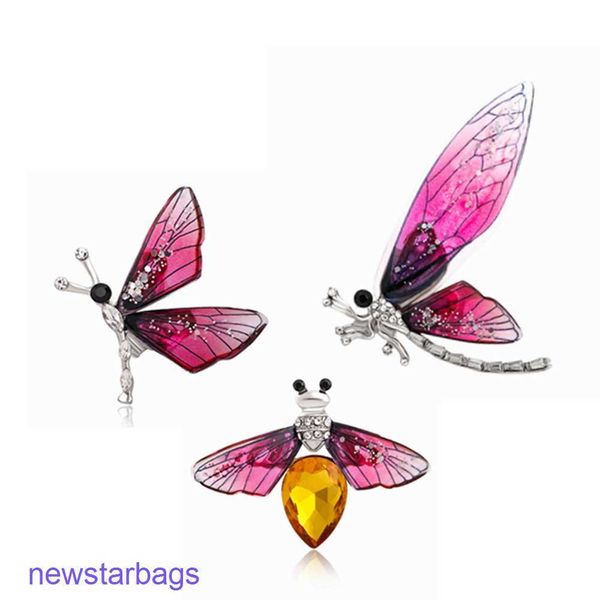 manufacturer gift wholesale insect dragonfly bee butterfly brooch high-grade diamond oil drop crystal suit, Gray
manufacturer gift wholesale insect dragonfly bee butterfly brooch high-grade diamond oil drop crystal suit, Gray