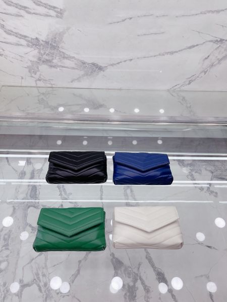 moyen noeud fashion bag luxury mini clutch leather tote crossbody womens men famous handbag shoulder bags
moyen noeud fashion bag luxury mini clutch leather tote crossbody womens men famous handbag shoulder bags