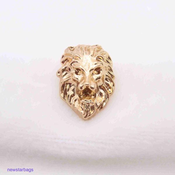 manufacturer gift wholesale domineering three-dimensional relief metal lion head men's and women's suit brooch shirt collar pin, Gray
manufacturer gift wholesale domineering three-dimensional relief metal lion head men's and women's suit brooch shirt collar pin, Gray