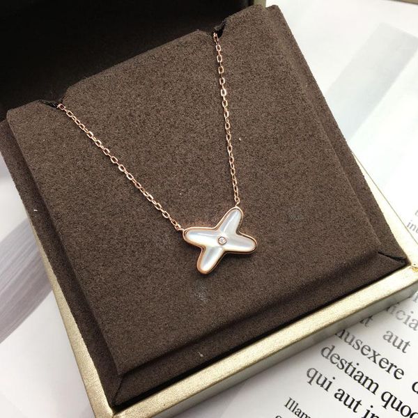 fashion designer chaumet pendant necklaces 925 silver classics x shape pendants white shell cross bijoux short chain necklace for women jewe
fashion designer chaumet pendant necklaces 925 silver classics x shape pendants white shell cross bijoux short chain necklace for women jewe