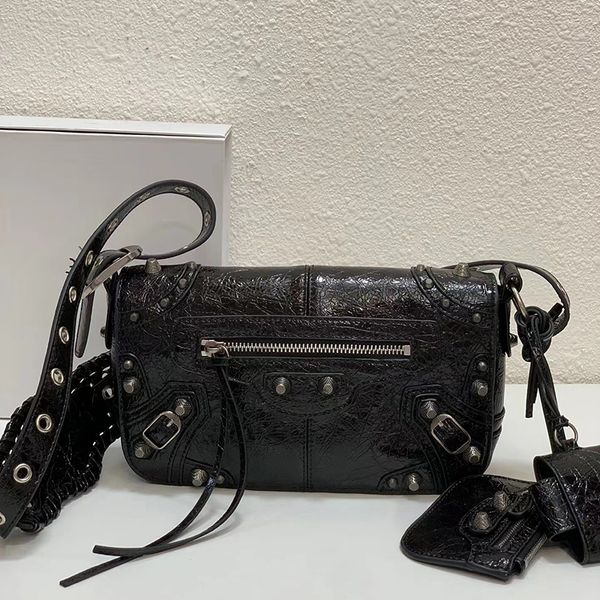 luxury neo classic bag postman bag women handbags crossbody motorcycle bags leather fashion trend men and women purses crack pattern quality
luxury neo classic bag postman bag women handbags crossbody motorcycle bags leather fashion trend men and women purses crack pattern quality