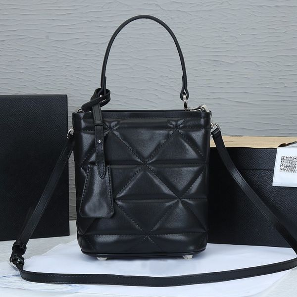 7a designer bags genuine leather cowhide womens bucket handbags classic diamond lattice crossbody purse
7a designer bags genuine leather cowhide womens bucket handbags classic diamond lattice crossbody purse