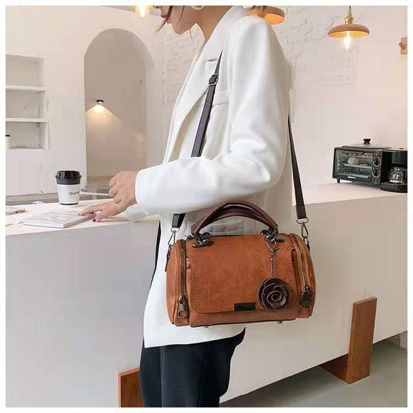 evening bags flowers pendant handbag women's fashion boston s single shoulder ladies crossbody pu messenger 230109
evening bags flowers pendant handbag women's fashion boston s single shoulder ladies crossbody pu messenger 230109