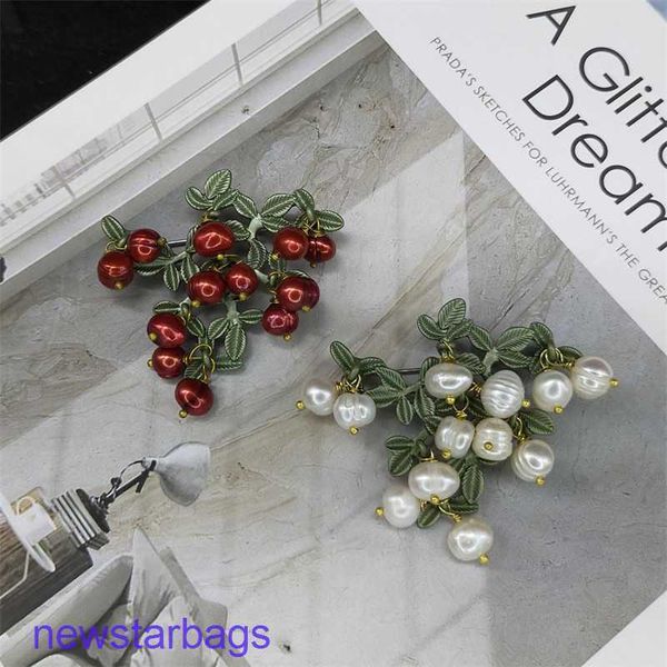 manufacturer gift wholesale qingdao galaxy v cranberry freshwater pearl green paint baking female brooch 925 silver needle earring set, Gray
manufacturer gift wholesale qingdao galaxy v cranberry freshwater pearl green paint baking female brooch 925 silver needle earring set, Gray