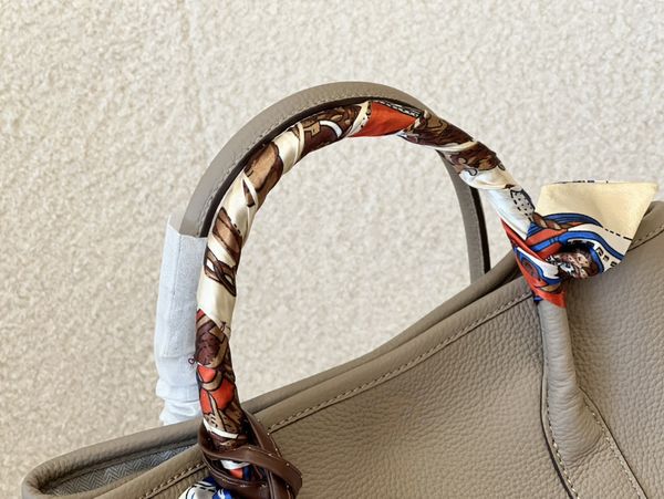 original designer h garden famous handbag classic garden bag large capacity leather luxury handbag fashion one shoulder silk scarf pendant s
original designer h garden famous handbag classic garden bag large capacity leather luxury handbag fashion one shoulder silk scarf pendant s