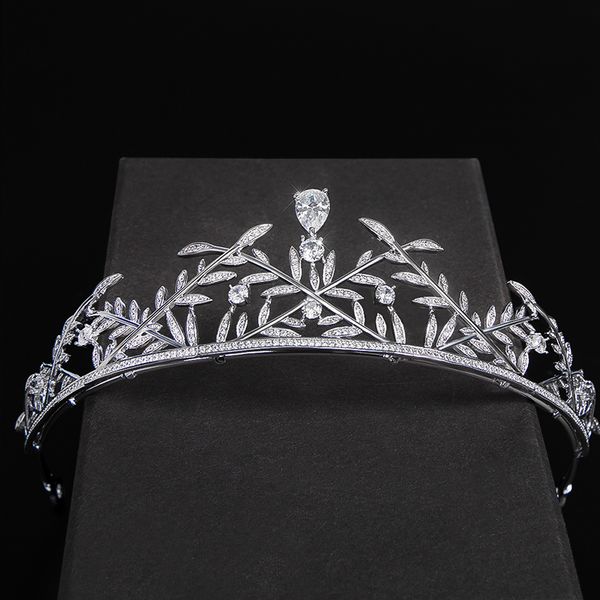european and american gorgeous crystal wedding crowns tiaras luxury zirconia headdress wedding bride headband hair accessories, Slivery;golden
european and american gorgeous crystal wedding crowns tiaras luxury zirconia headdress wedding bride headband hair accessories, Slivery;golden