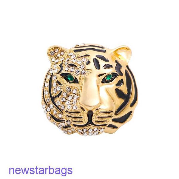 manufacturer gift wholesale high grade rhinestone diamond tiger brooch collar pin men's clothing suit alloy, Gray
manufacturer gift wholesale high grade rhinestone diamond tiger brooch collar pin men's clothing suit alloy, Gray