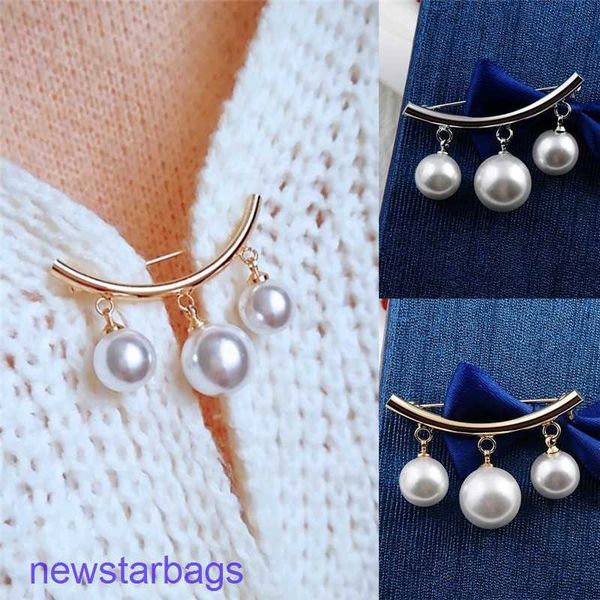 manufacturer gift wholesale pearl brooch south korea simple fashion collar pin anti stray accessories female, Gray
manufacturer gift wholesale pearl brooch south korea simple fashion collar pin anti stray accessories female, Gray