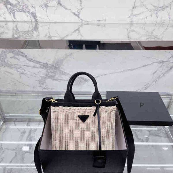 shopping bag straw shoulder bags pbag triangle luxury handbags rattan grass cross fashion women beach travel basket brand designer 220406
shopping bag straw shoulder bags pbag triangle luxury handbags rattan grass cross fashion women beach travel basket brand designer 220406