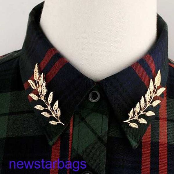 manufacturer gift wholesale exquisite popular gold and silver leaf brooch men's women's shirt sweater collar pin, Gray
manufacturer gift wholesale exquisite popular gold and silver leaf brooch men's women's shirt sweater collar pin, Gray