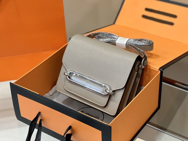 winter fashion designer bag women luxury handbag leather clamshell design purse crossbody bag metal buckle 2023 shopping luxury designer bag
winter fashion designer bag women luxury handbag leather clamshell design purse crossbody bag metal buckle 2023 shopping luxury designer bag