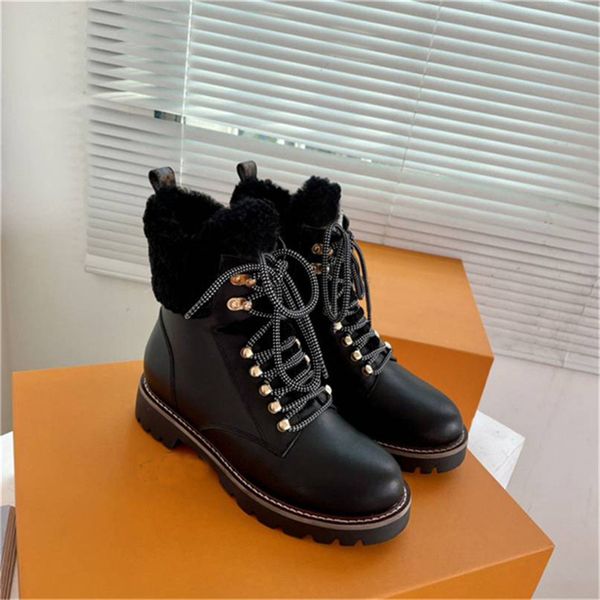 women designer 23fw territory flat ranger boots calf leather and shearling treaded rubber outsole chunky winter martin boot sneakers size 35, Black
women designer 23fw territory flat ranger boots calf leather and shearling treaded rubber outsole chunky winter martin boot sneakers size 35, Black