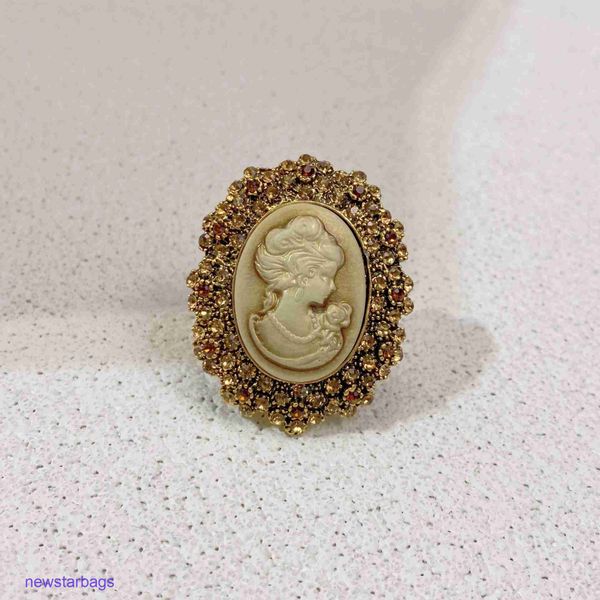 manufacturer gift wholesale new personalized fixed accessories palace beauty head brooch clothing corsage, Gray 
manufacturer gift wholesale new personalized fixed accessories palace beauty head brooch clothing corsage, Gray