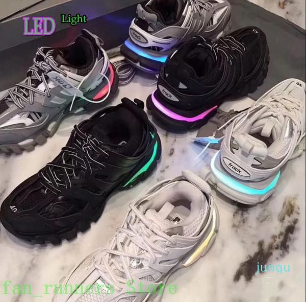 with box designer balencaigaitys shoes designer luxury womens mens casual shoe track 3.0 led sneaker lighted gomma leather trainer nylo rdjt, Black
with box designer balencaigaitys shoes designer luxury womens mens casual shoe track 3.0 led sneaker lighted gomma leather trainer nylo rdjt, Black