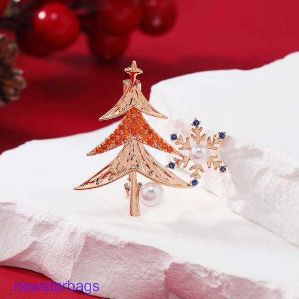 manufacturer gift wholesale brooch female christmas tree brooch zircon electroplated genuine gold color retention pin, Gray
manufacturer gift wholesale brooch female christmas tree brooch zircon electroplated genuine gold color retention pin, Gray