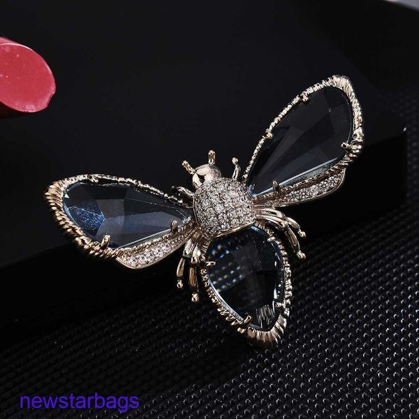 manufacturer gift wholesale zircon austrian crystal women's high-grade suit brooch simple scarf buckle coat accessories small bee brooc, Gray
manufacturer gift wholesale zircon austrian crystal women's high-grade suit brooch simple scarf buckle coat accessories small bee brooc, Gray
