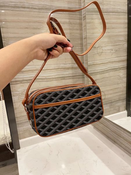 designer shoulder bag fashion houndstooth leather camera bags luxurys women men messenger tote handbag designe mini crossbody purse
designer shoulder bag fashion houndstooth leather camera bags luxurys women men messenger tote handbag designe mini crossbody purse