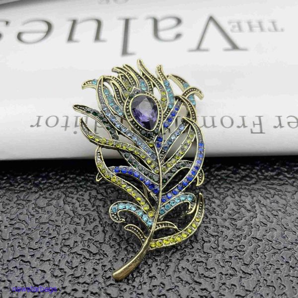 manufacturer gift wholesale clothing accessories temperament large personality exaggerated feather multicolor crystal brooch female, Gray
manufacturer gift wholesale clothing accessories temperament large personality exaggerated feather multicolor crystal brooch female, Gray