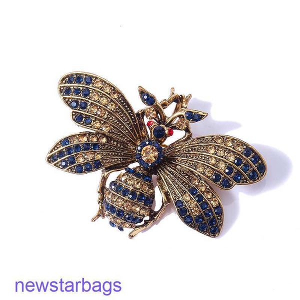 manufacturer gift wholesale exquisite insect brooch new fashion bee atmosphere diamond inlaid moth butterfly male and female brooch accessor, Gray
manufacturer gift wholesale exquisite insect brooch new fashion bee atmosphere diamond inlaid moth butterfly male and female brooch accessor, Gray