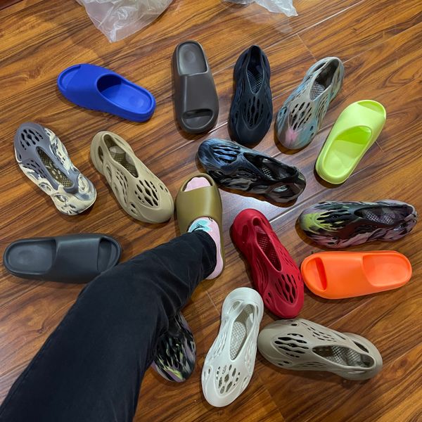 2023 mens designer slippers onyx foam runners slides sandals bone pure soot earth brown slipper foam runner mx cream grey mist ochre sand sl, Black
2023 mens designer slippers onyx foam runners slides sandals bone pure soot earth brown slipper foam runner mx cream grey mist ochre sand sl, Black