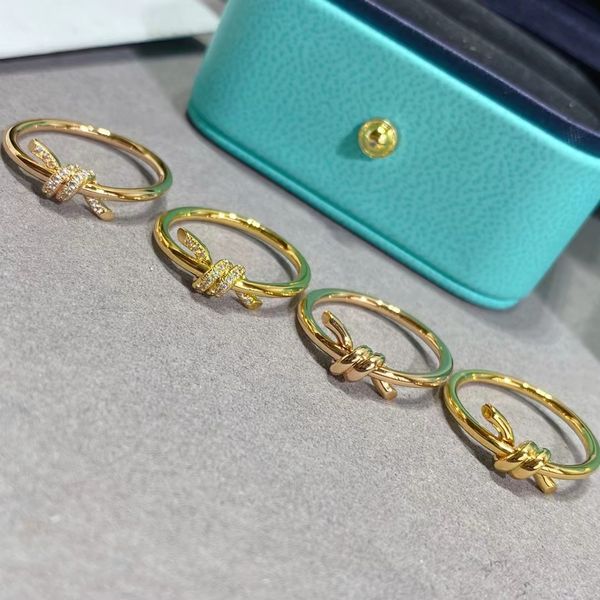solitaire ring europe s 925 sterling silver zircon rope knot ring fashion simple brand luxury banquet jewelry 230109, Golden;silver
solitaire ring europe s 925 sterling silver zircon rope knot ring fashion simple brand luxury banquet jewelry 230109, Golden;silver