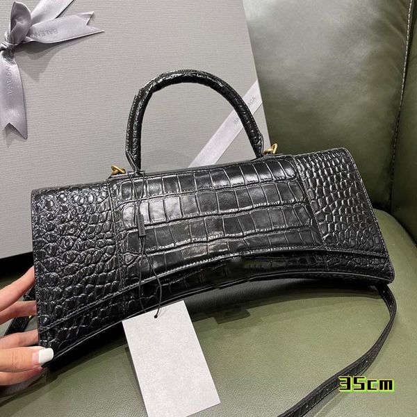 luxurys designer bags fashion handbags shoulder metal plain the latest half moon hourglass bag women handbag genuine leather bag crossbody h
luxurys designer bags fashion handbags shoulder metal plain the latest half moon hourglass bag women handbag genuine leather bag crossbody h