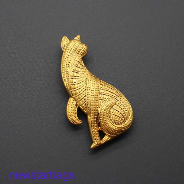 manufacturer gift wholesale medieval animal brooch abstract tiger cat old marking personality small match, Gray
manufacturer gift wholesale medieval animal brooch abstract tiger cat old marking personality small match, Gray