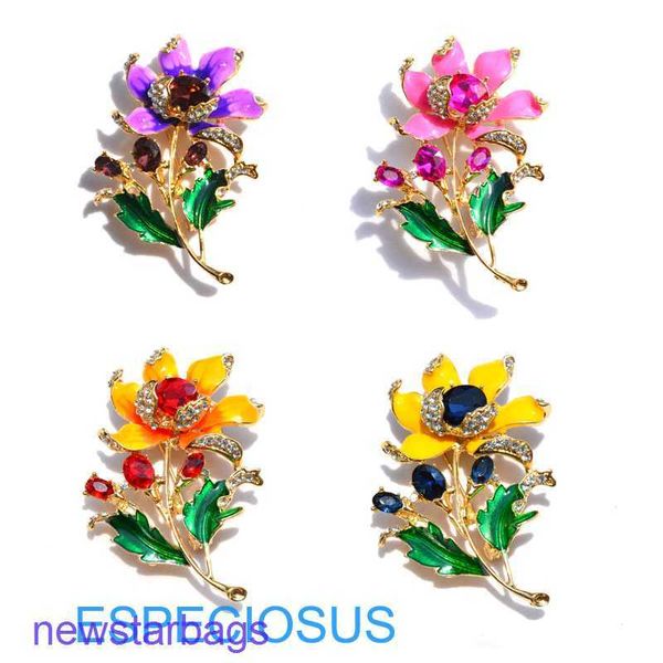 manufacturer gift wholesale new style rhinestone lily brooch women's popular jewelry color paint, Gray
manufacturer gift wholesale new style rhinestone lily brooch women's popular jewelry color paint, Gray
