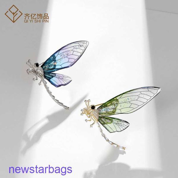 manufacturer gift wholesale autumn high-grade insect zircon pin small design suit sweater accessories oil drop gradual change dragonfly broo, Gray
manufacturer gift wholesale autumn high-grade insect zircon pin small design suit sweater accessories oil drop gradual change dragonfly broo, Gray