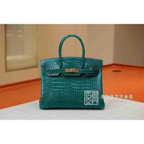 women's handbag herme birkin crocodile skin french craftsmen hand sew bag platinum 6q emerald green 30cm gold buckle
women's handbag herme birkin crocodile skin french craftsmen hand sew bag platinum 6q emerald green 30cm gold buckle