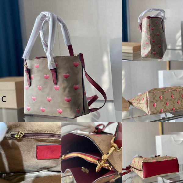 new totes coabag womens tote bag woman designer bag leather handbag love heart pattern shopper bags crossbody purse 221019
new totes coabag womens tote bag woman designer bag leather handbag love heart pattern shopper bags crossbody purse 221019