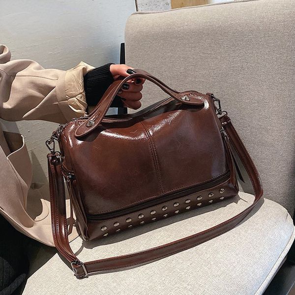 evening bags vintage shoulder bag luxury rivet handbag soft pu leather crossbody for women casual boston tote bolsa feminina bolsos 230109
evening bags vintage shoulder bag luxury rivet handbag soft pu leather crossbody for women casual boston tote bolsa feminina bolsos 230109