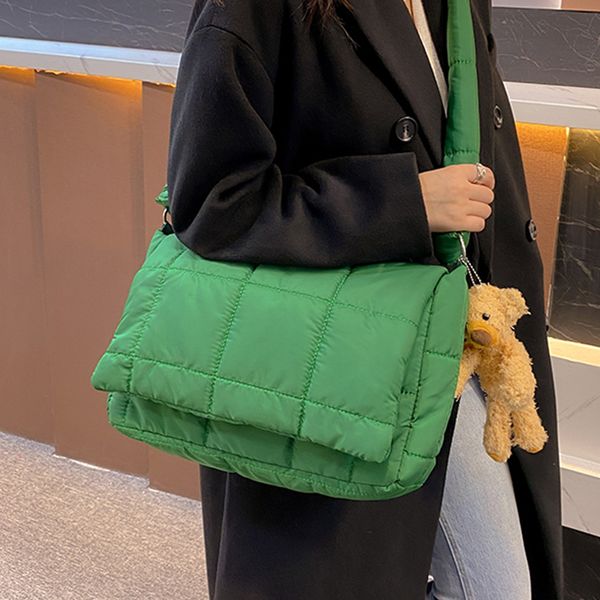 evening bags green women's padded shoulder winter large capacity flap girls crossbody designer casual soft female messenger 230109
evening bags green women's padded shoulder winter large capacity flap girls crossbody designer casual soft female messenger 230109