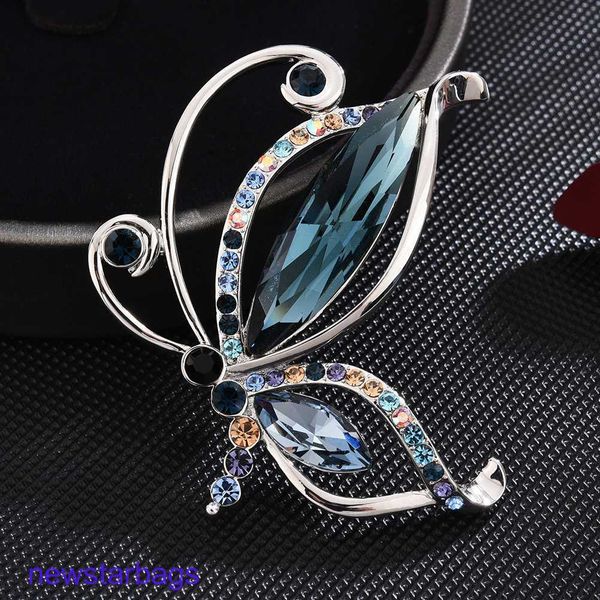 manufacturer gift wholesale zircon women's high-grade suit brooch pin coat accessories austrian crystal butterfly, Gray
manufacturer gift wholesale zircon women's high-grade suit brooch pin coat accessories austrian crystal butterfly, Gray