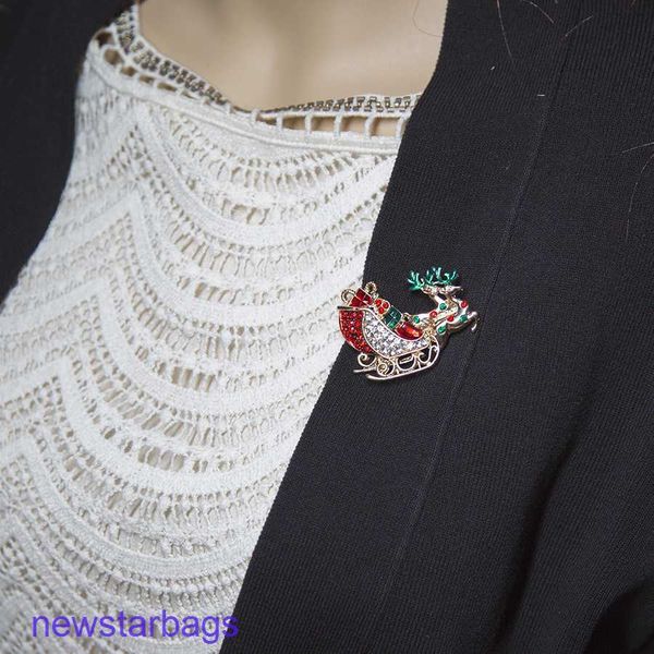 manufacturer gift wholesale jewelry creative diamond elk pull sleigh corsage sika deer brooch clothing accessories, Gray
manufacturer gift wholesale jewelry creative diamond elk pull sleigh corsage sika deer brooch clothing accessories, Gray