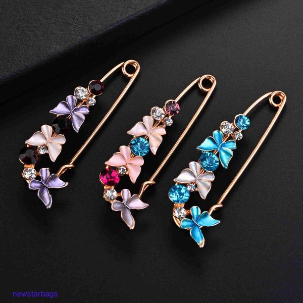 manufacturer gift wholesale jewelry new oil dripping crystal butterfly brooch, Gray
manufacturer gift wholesale jewelry new oil dripping crystal butterfly brooch, Gray