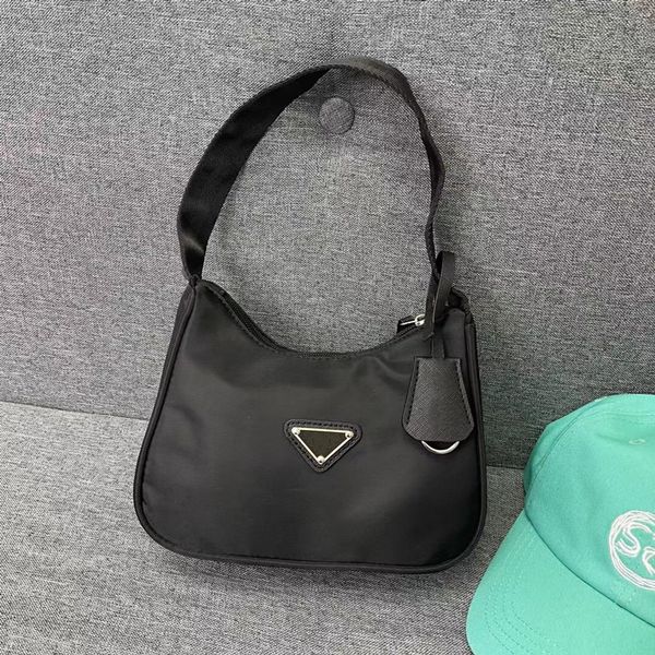 2022 luxury designer bag women's underarm bag handbag brand high-quality women's various colors available
2022 luxury designer bag women's underarm bag handbag brand high-quality women's various colors available