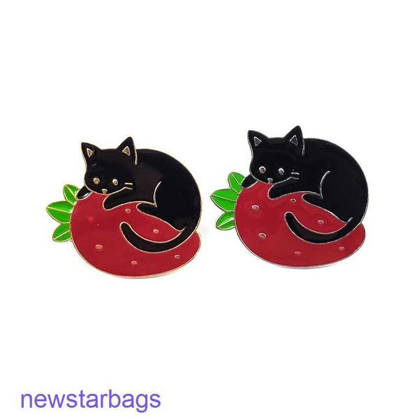 manufacturer gift wholesale personality alloy brooch cartoon cute little black cat holding strawberry versatile jewelry europe, Gray
manufacturer gift wholesale personality alloy brooch cartoon cute little black cat holding strawberry versatile jewelry europe, Gray