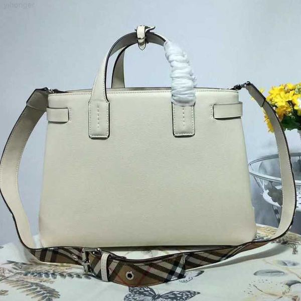 branded new fashion luxury women's handbag tote bag ladies leather design purse cosmetic bags for ladies
branded new fashion luxury women's handbag tote bag ladies leather design purse cosmetic bags for ladies